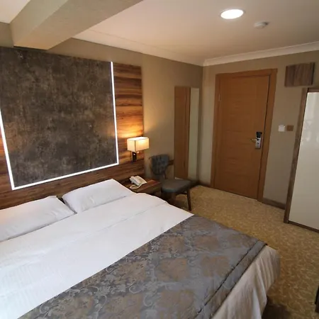 Marbes Hotel *