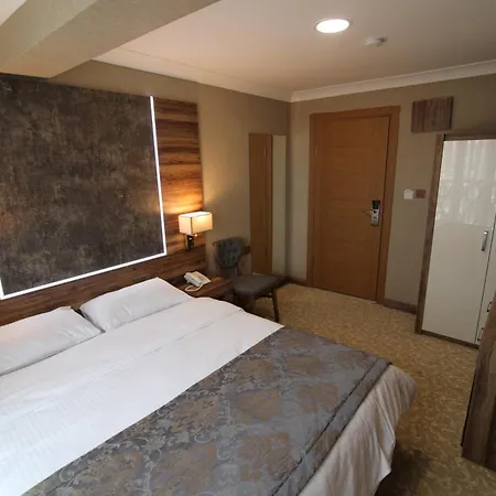 Marbes Hotel *