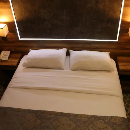 Hotel Marbes *